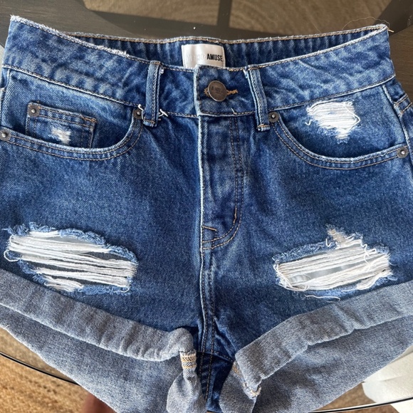 Amuse Society Cuffed Jean Shorts - Picture 4 of 5